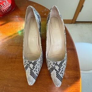 Calvin Klein vintage Molly alligator croc pointed toe pumps soze 8.5